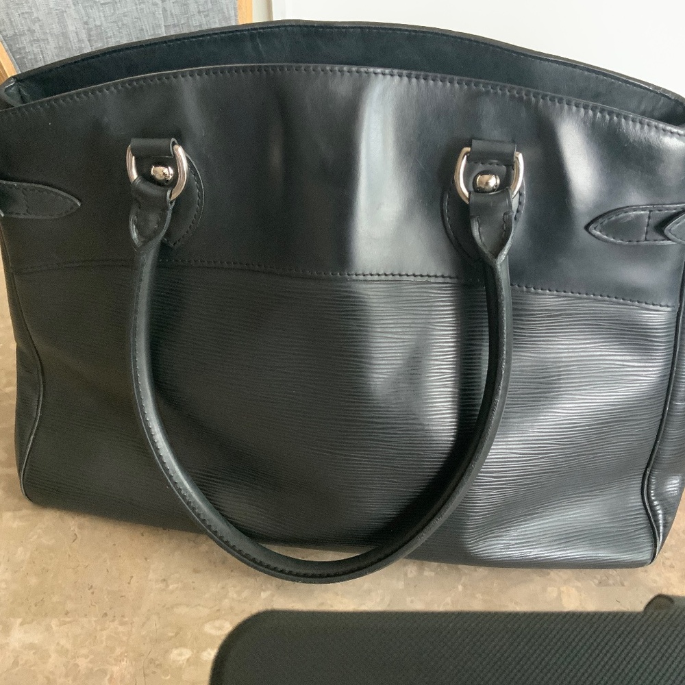 LOUIS VUITTON EPI PASSY PM TOTE HANDBAG BLACK LEATHER